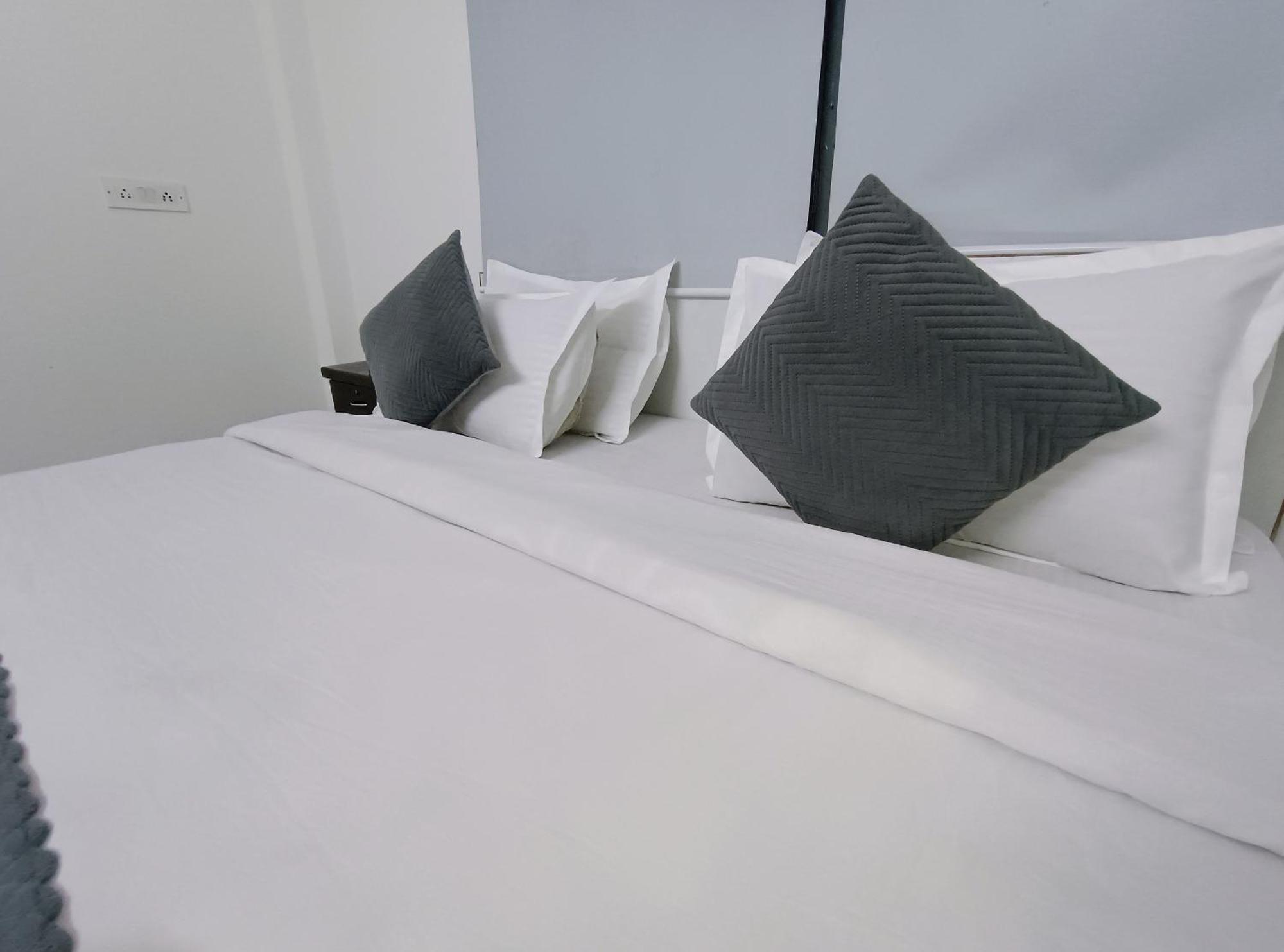 Hotel Hauz Khas Fort View New Delhi Eksteriør bilde